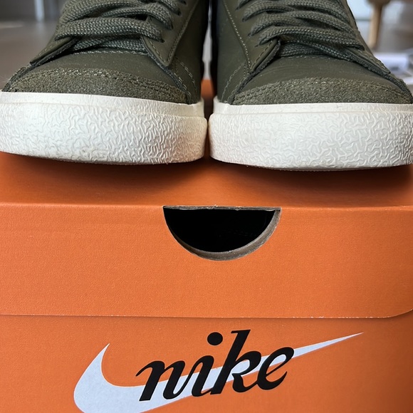 NIKE Green Blazer '77 Low Sneakers - Picture 9 of 9